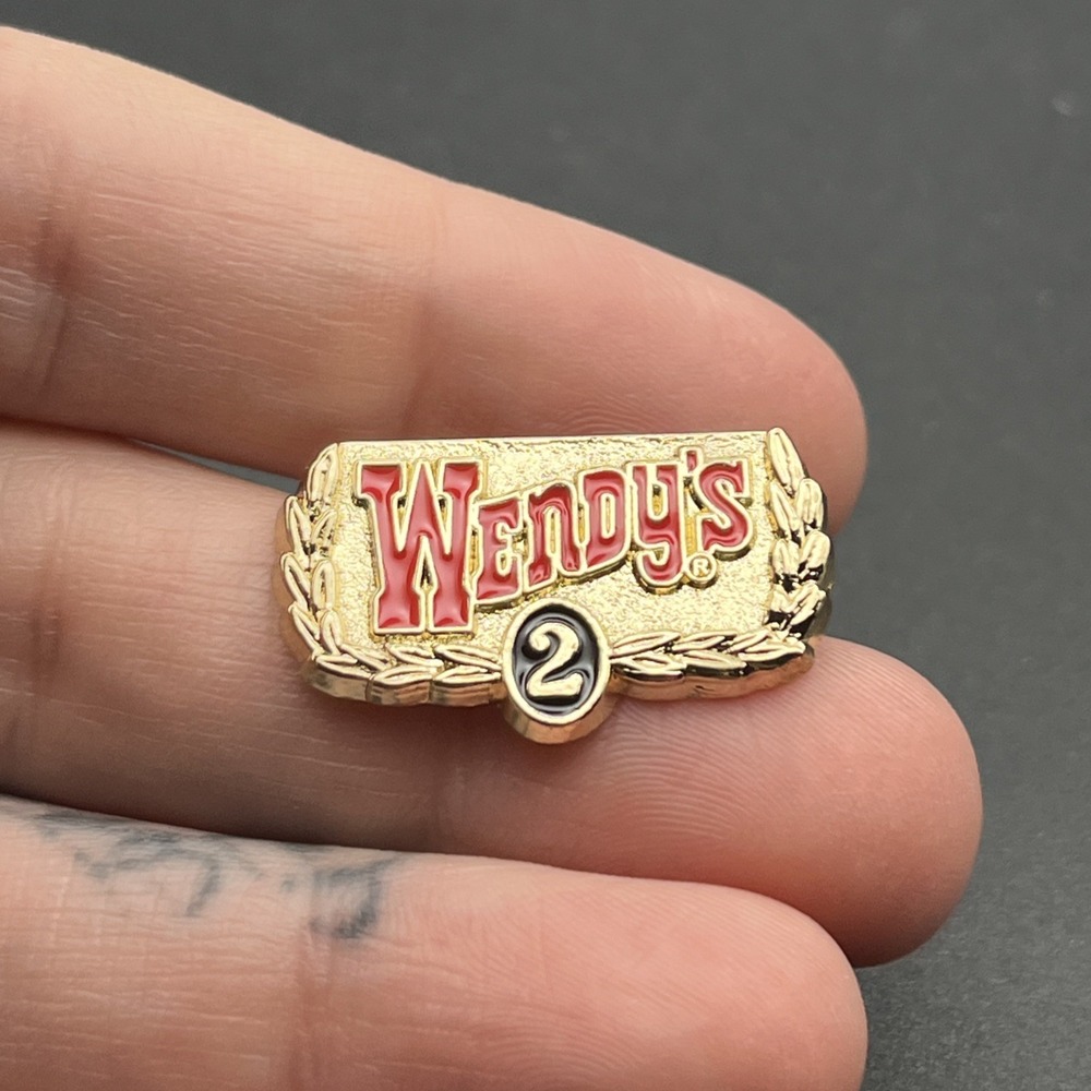 Wendy’s Fast Food Restaurant 2 Years Of Service Employee Lapel Hat Pin